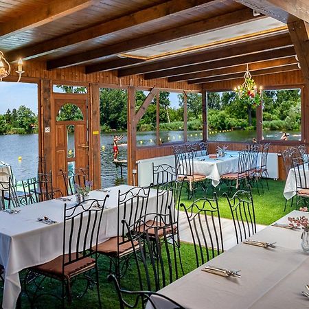 Eden Lounge Restaurant & Pension Veresegyház Buitenkant foto